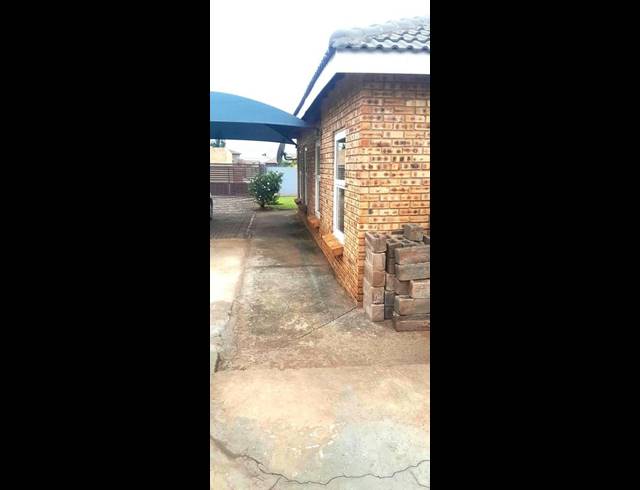 3 BEDROOM HOUSE FOR SALE IN ZUURBULT